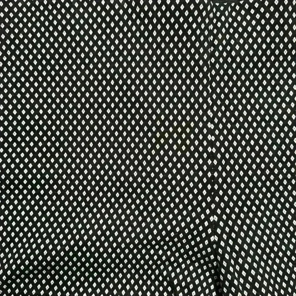 Chico's size 2.5R pull on pants Black background with white/gray diamonds - Picture 2 of 7
